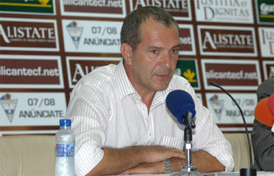 JIMENEZ NO DA POR CERRADA LA PLANTILLA