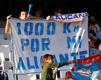 EL ALICANTE PROHIBE LA ENTRADA DE UNA PANCARTA AL CAMPO