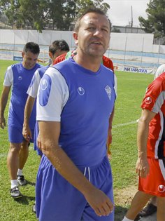 LOS CAMBIOS DE ENTRENADOR NO MEJORAN AL ALICANTE